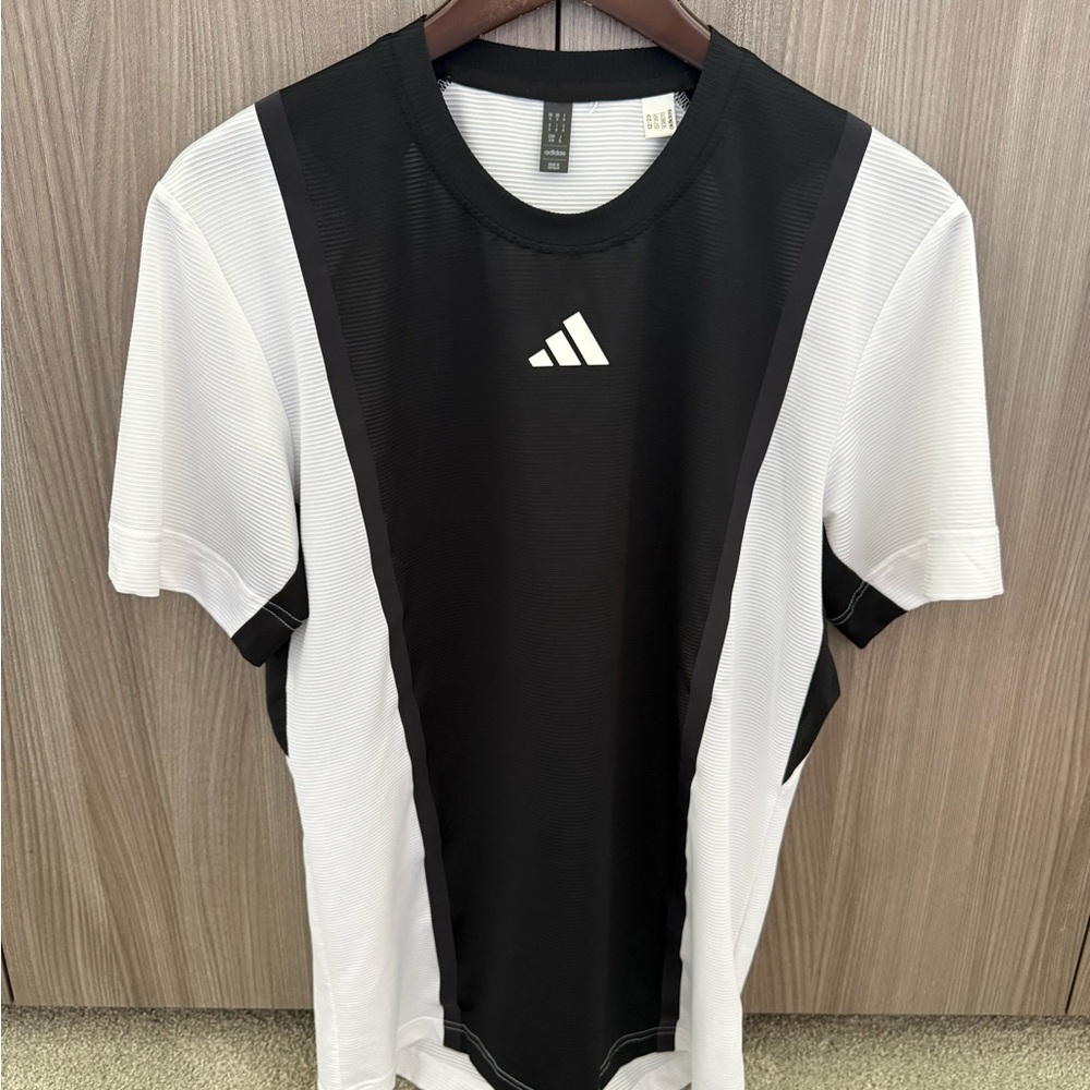 🚨Adidas Men’s Tennis Tee - Men’s Medium🚨
